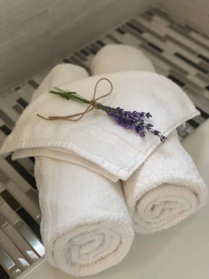 The Flagstone Boutique Inn & Suites 커내브 외부 사진