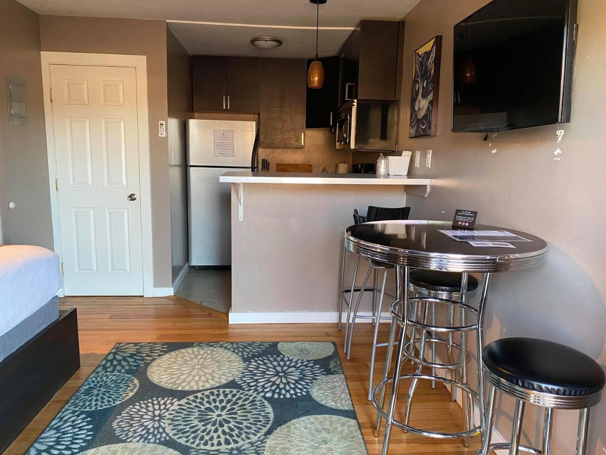 The Flagstone Boutique Inn & Suites 커내브 외부 사진