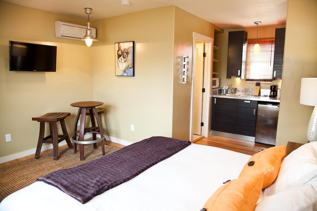 The Flagstone Boutique Inn & Suites 커내브 외부 사진